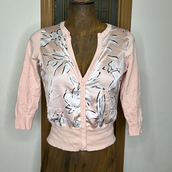 White House Black Market Sweaters - White House Black Market Floral Cardigan XS Petite Peach Satin Look